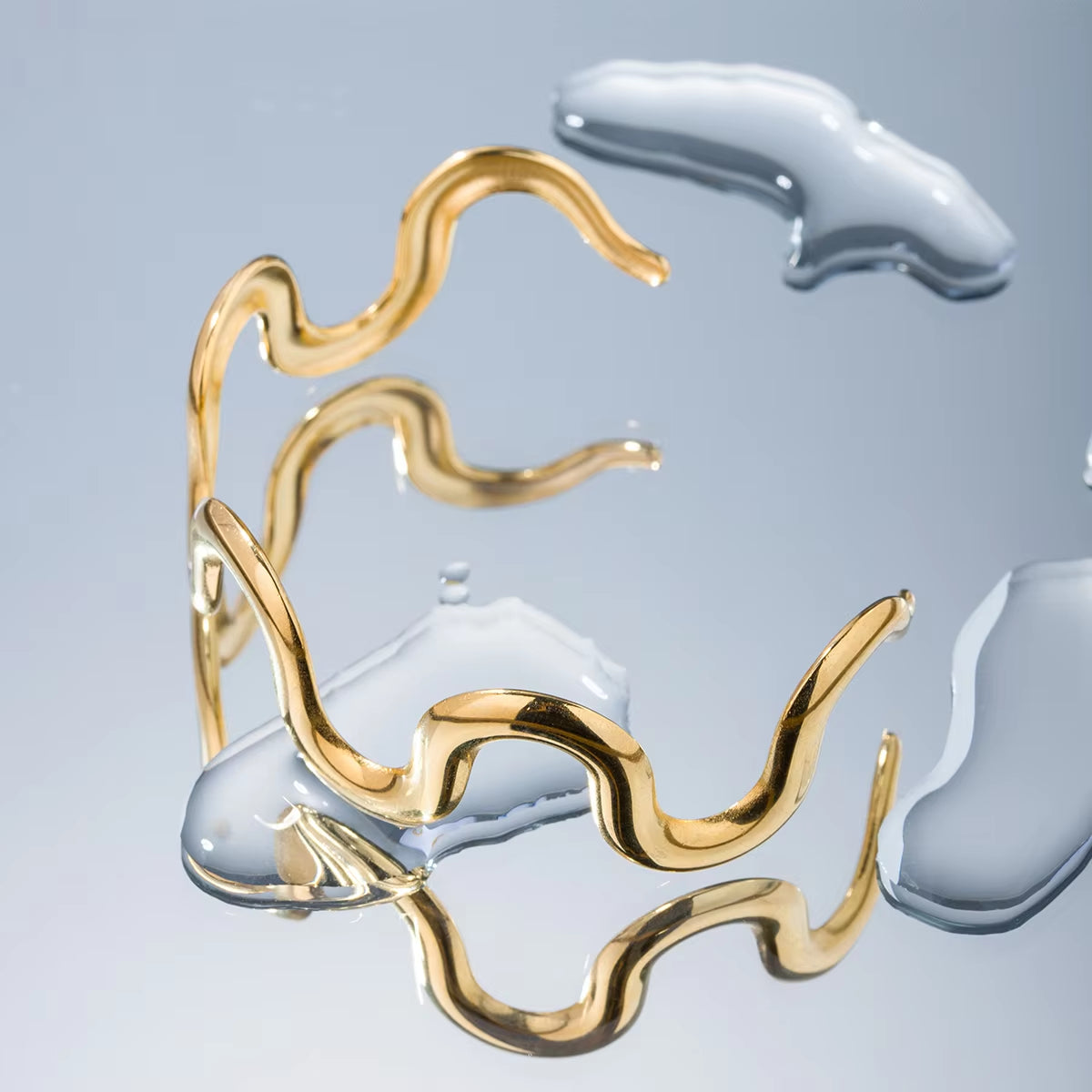 New Arrival 18K Gold Plated Wave Bracelets Gift Stainless Steel Twist Wavy Cuff Bangle for Women