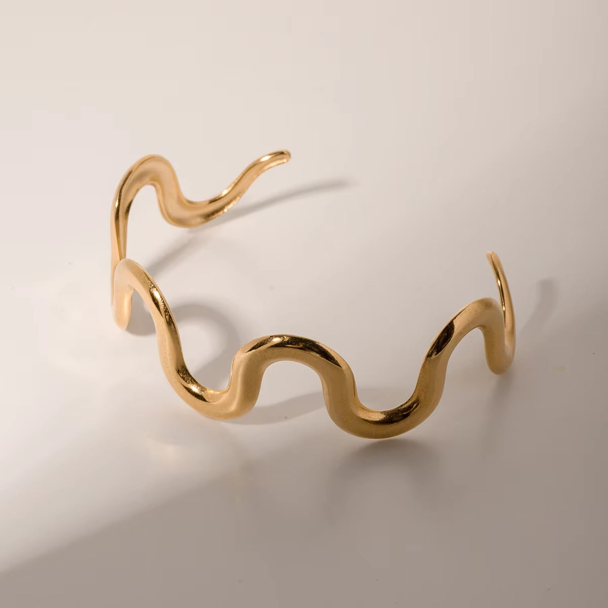 New Arrival 18K Gold Plated Wave Bracelets Gift Stainless Steel Twist Wavy Cuff Bangle for Women